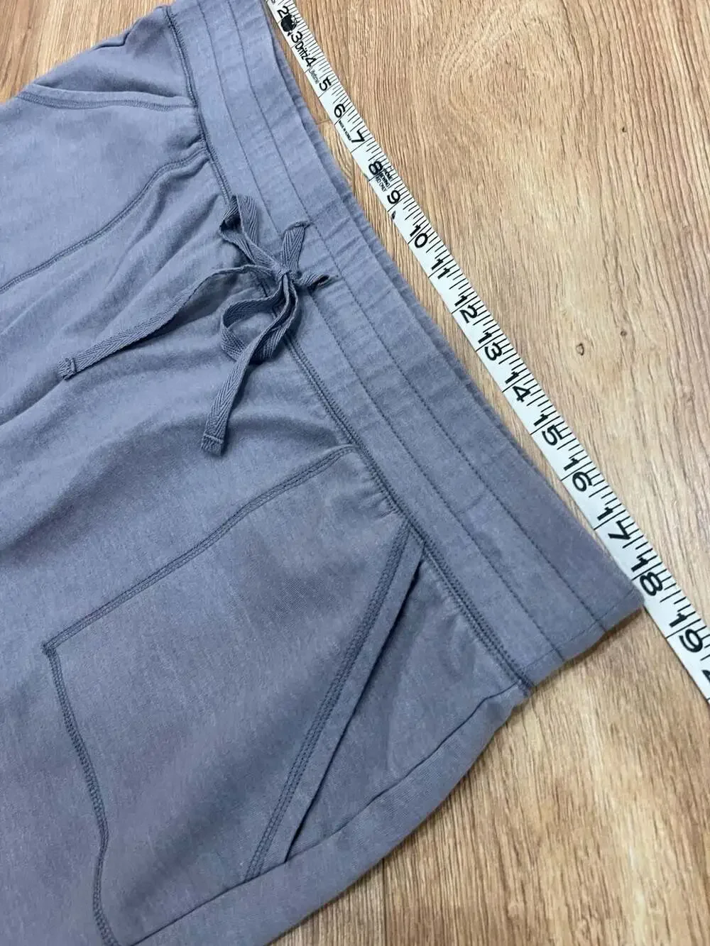 St. John's Bay Gray Drawstring Pull-On Capri Jogger Pants Petite XL